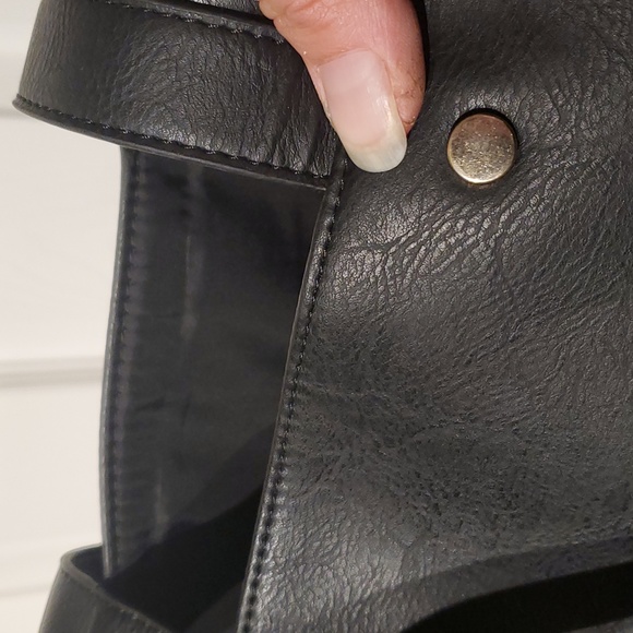 NWOT Black Textured Tote - Picture 4 of 6